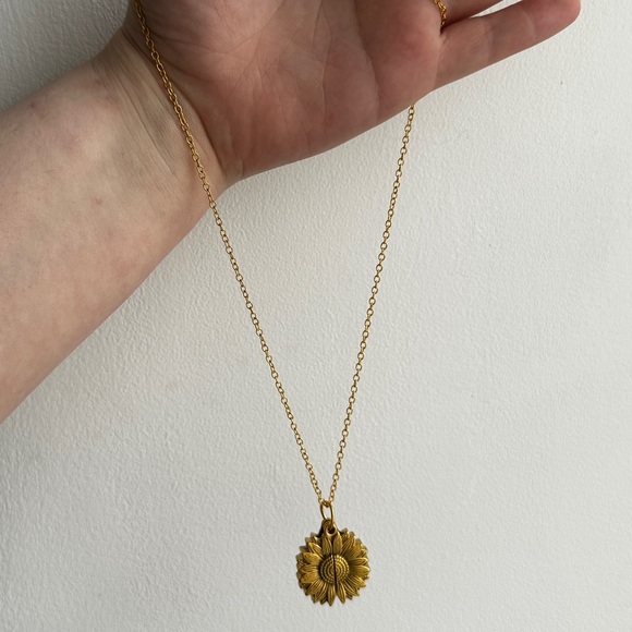 Sunflower and cross bundle - Picture 9 of 9